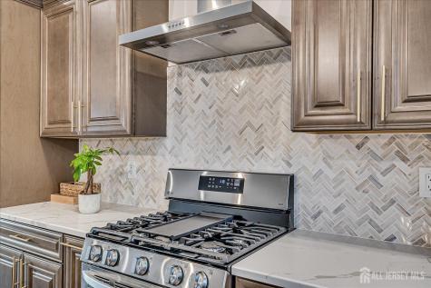 83 Sagamore Avenue Edison NJ 08820