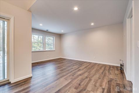 83 Sagamore Avenue Edison NJ 08820