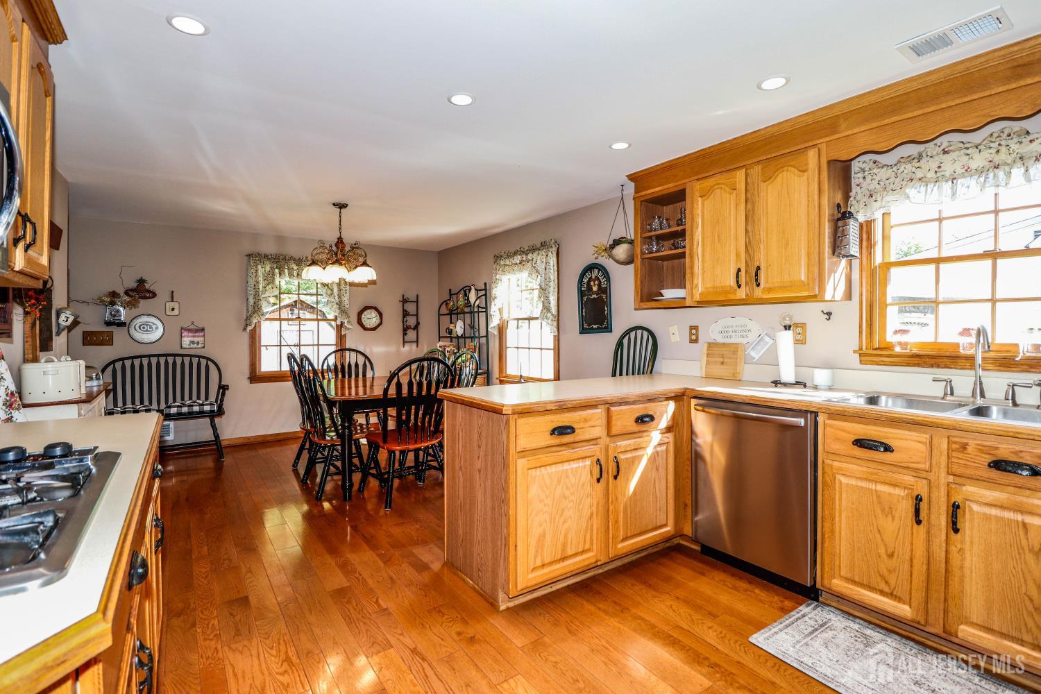 26 W Cliff Road Colonia NJ 07067