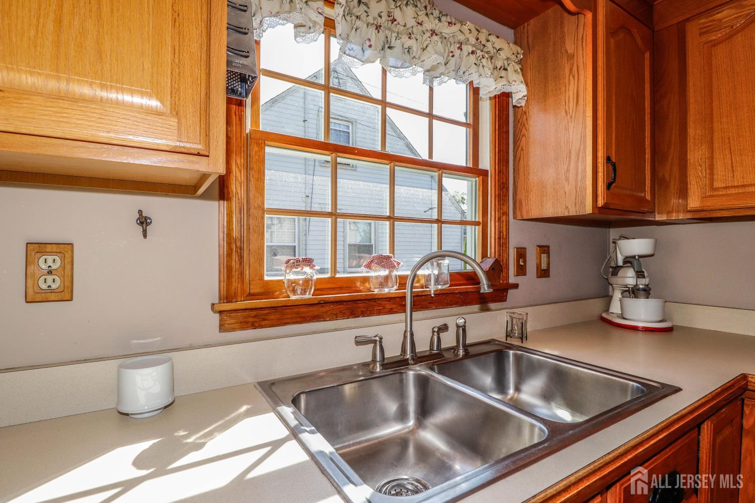 26 W Cliff Road Colonia NJ 07067