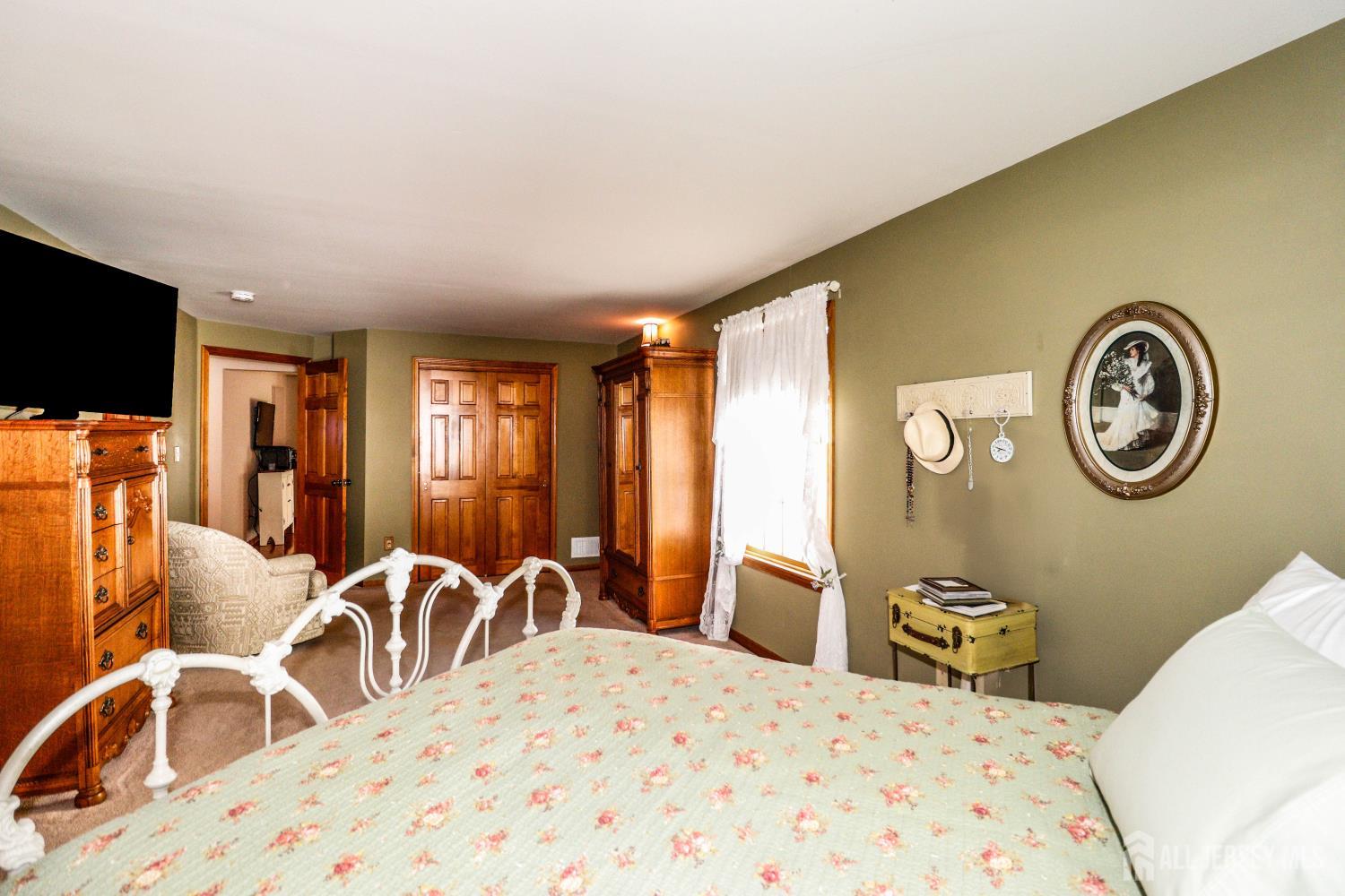 26 W Cliff Road Colonia NJ 07067