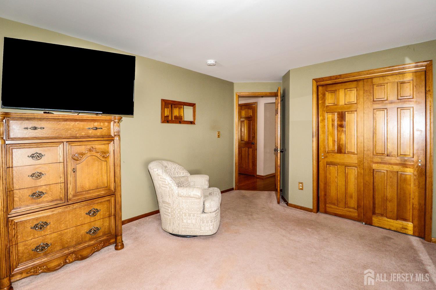 26 W Cliff Road Colonia NJ 07067