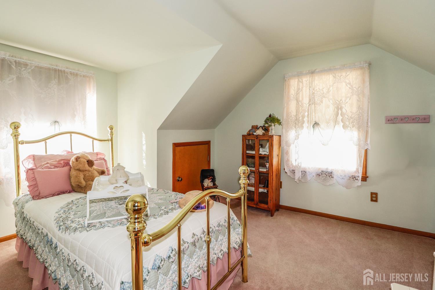 26 W Cliff Road Colonia NJ 07067