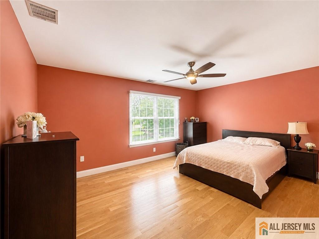 8 Tanglewood Lane Colonia NJ 07067