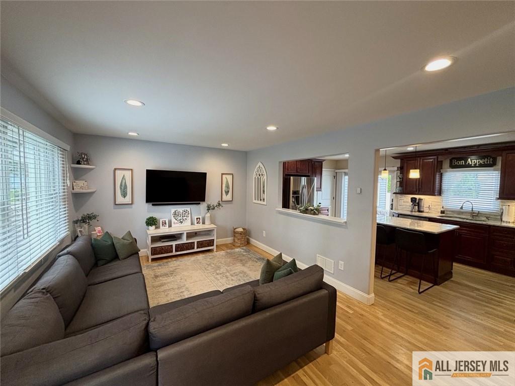 8 Tanglewood Lane Colonia NJ 07067