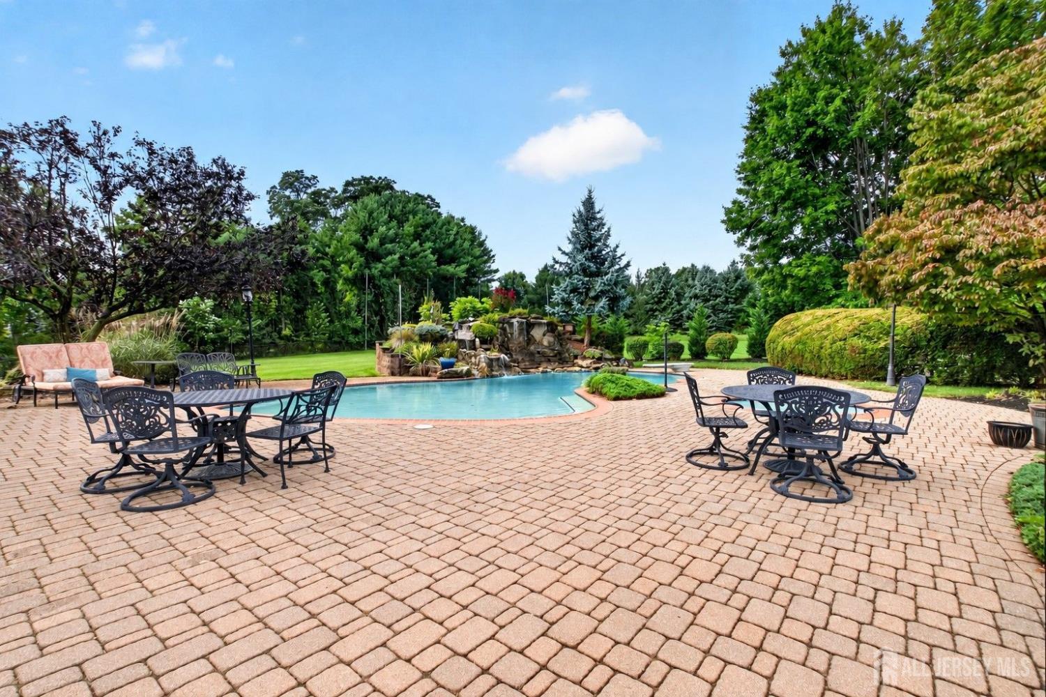 10 Maacka Drive Holmdel NJ 07733
