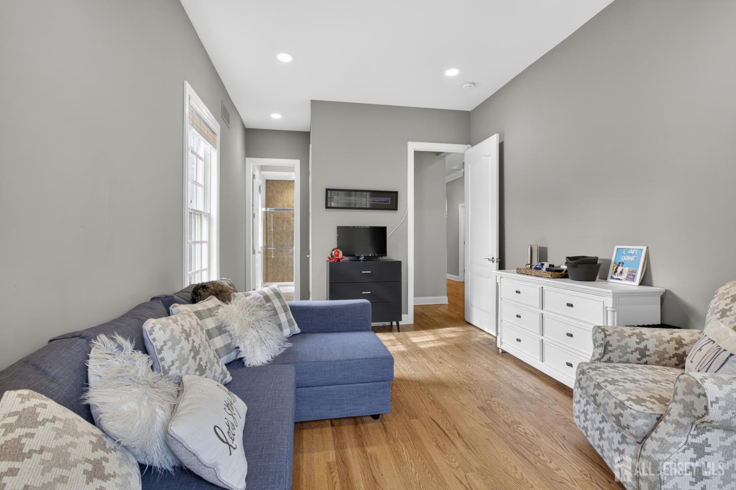 32 Liedtke Drive Cranbury NJ 08512