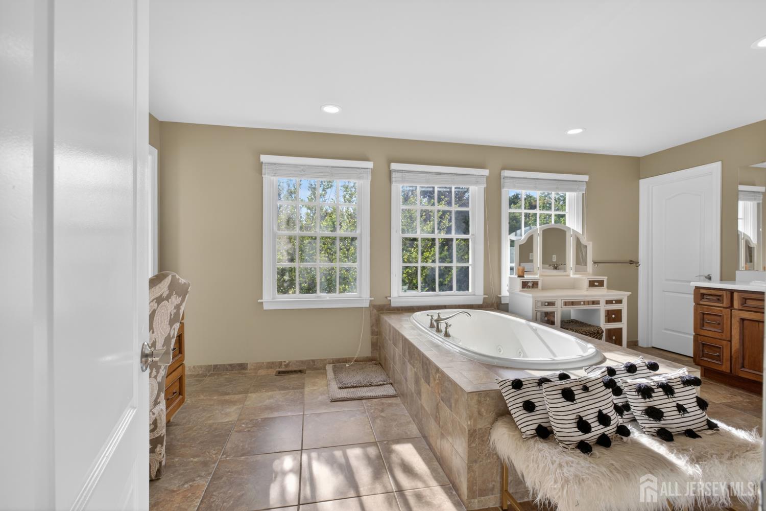 32 Liedtke Drive Cranbury NJ 08512