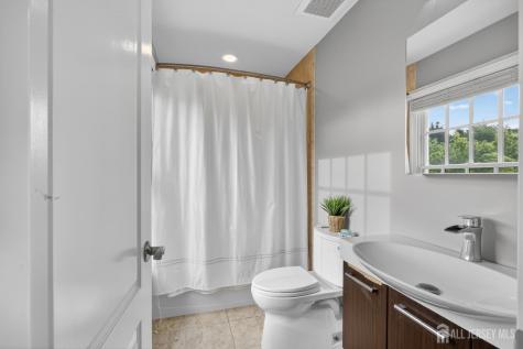 32 Liedtke Drive Cranbury NJ 08512