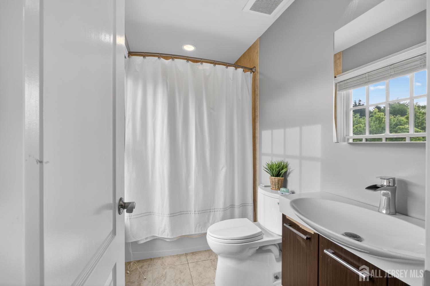 32 Liedtke Drive Cranbury NJ 08512