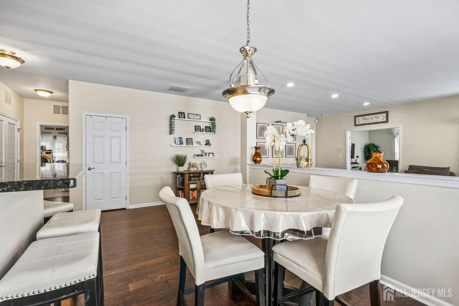 37 Vineyard Court Monroe NJ 08831