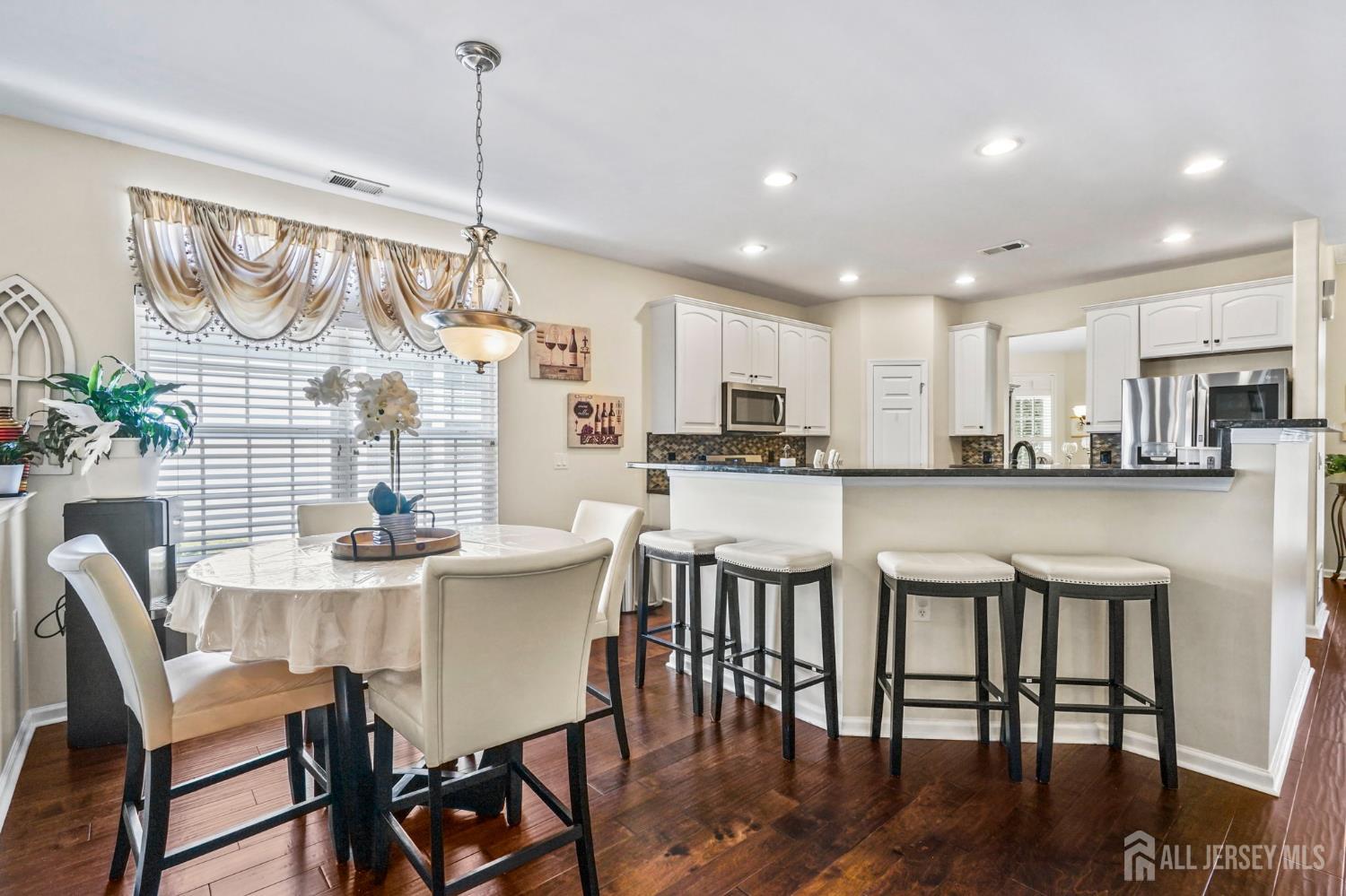 37 Vineyard Court Monroe NJ 08831