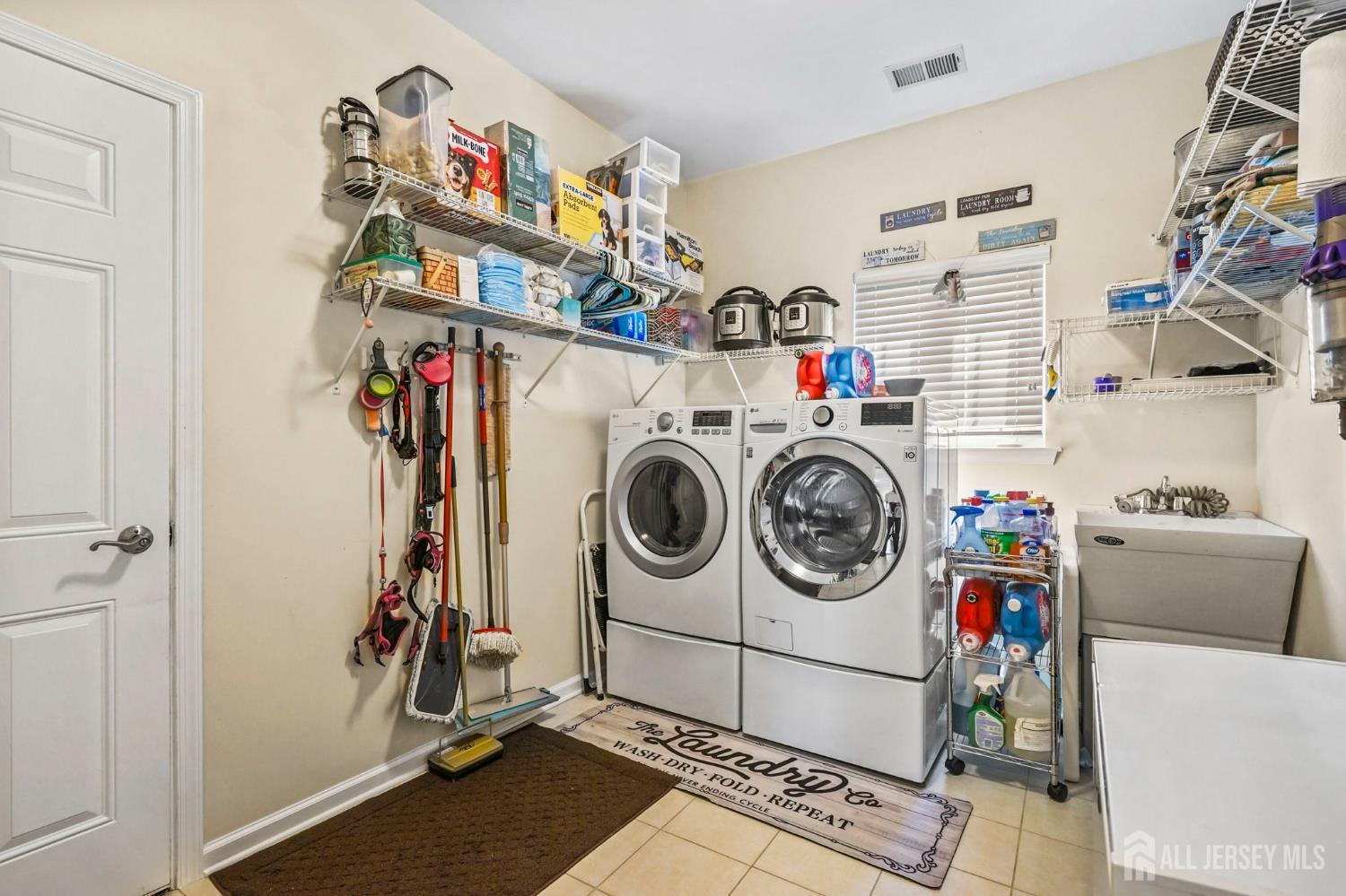 37 Vineyard Court Monroe NJ 08831