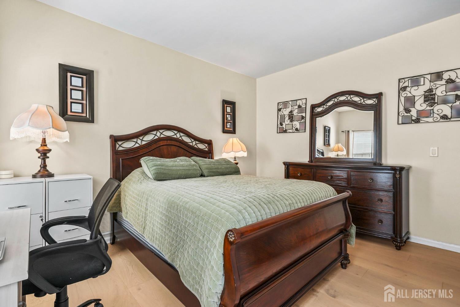 37 Vineyard Court Monroe NJ 08831