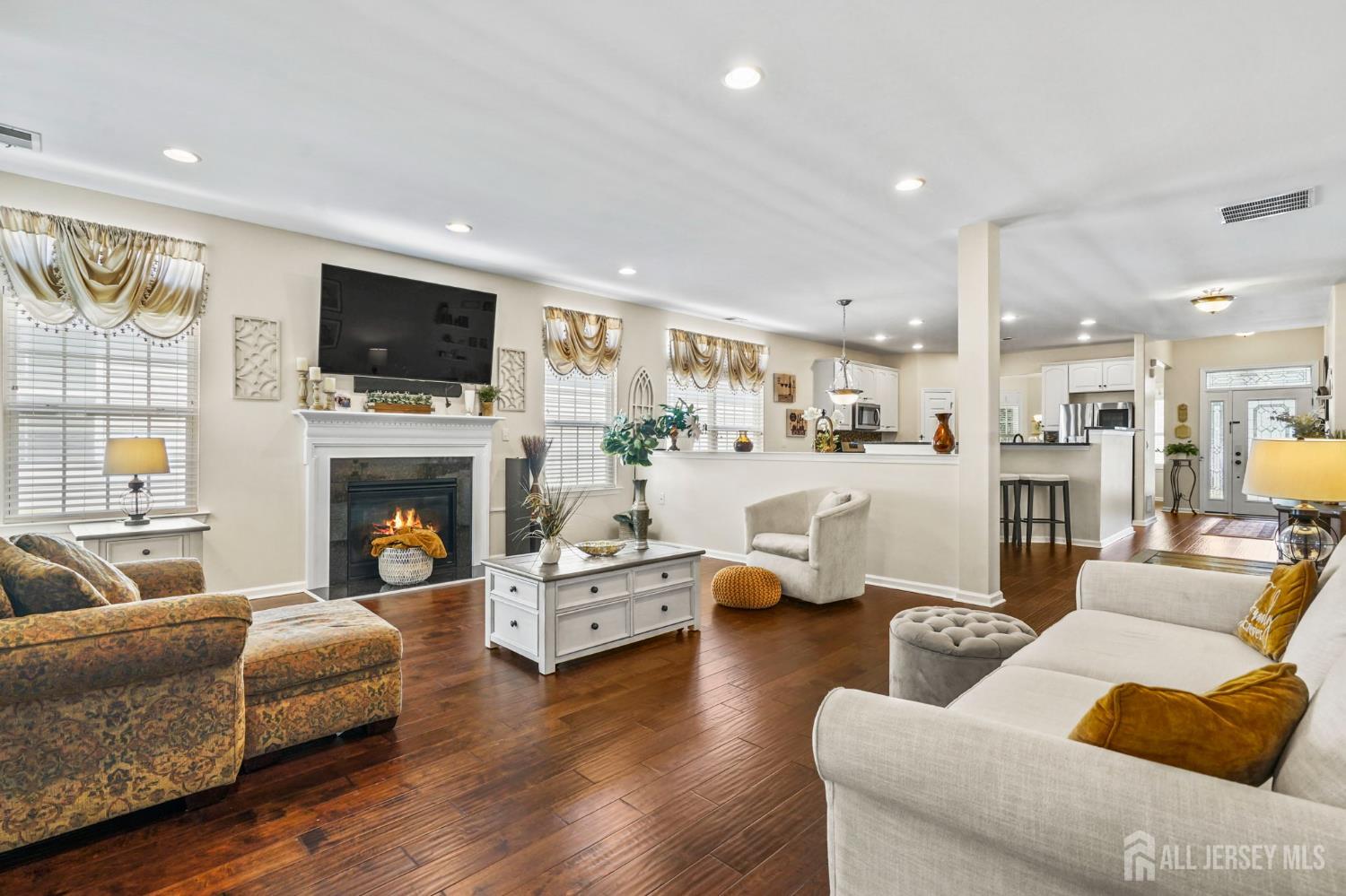 37 Vineyard Court Monroe NJ 08831