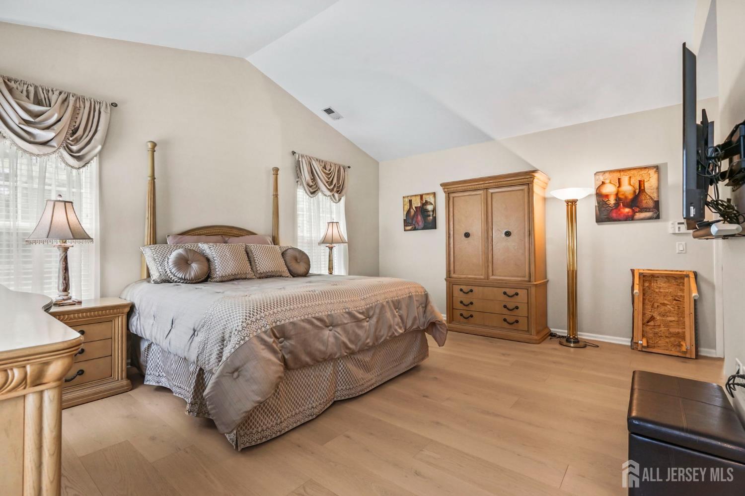 37 Vineyard Court Monroe NJ 08831