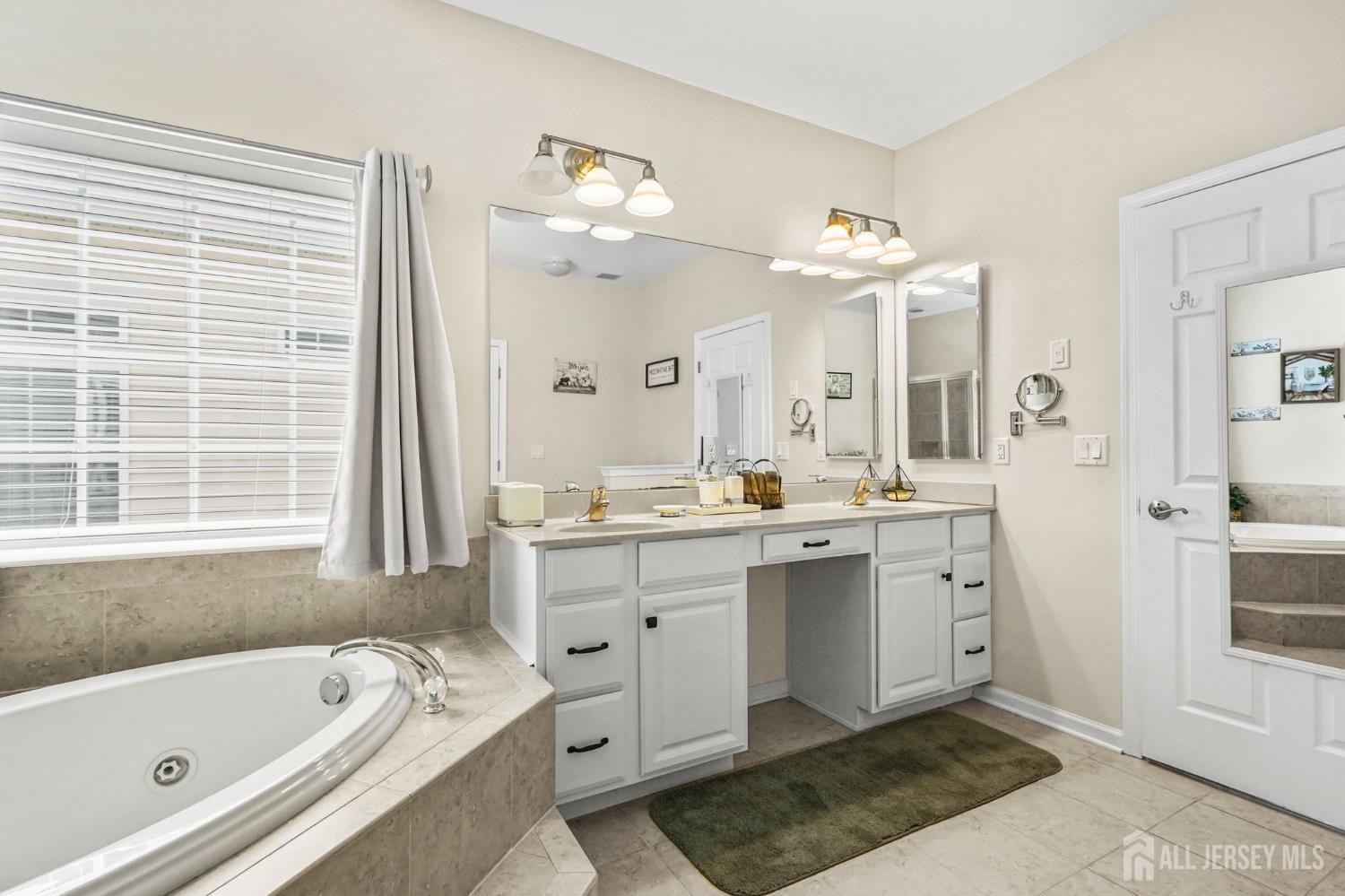 37 Vineyard Court Monroe NJ 08831
