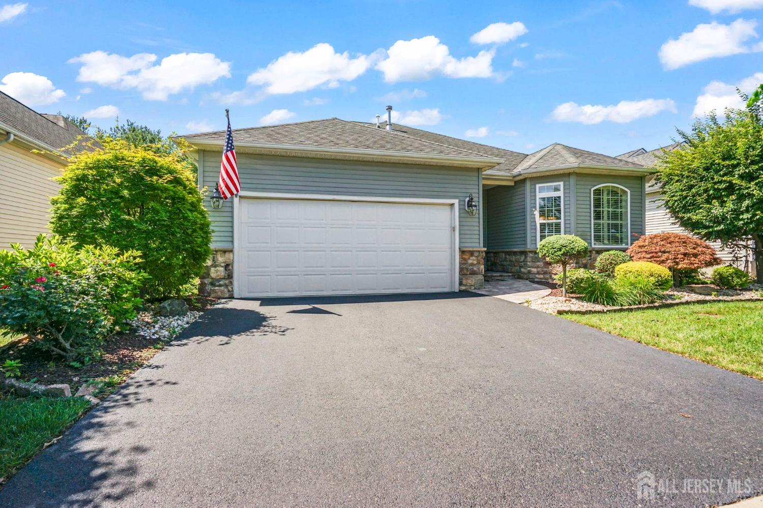 37 Vineyard Court Monroe NJ 08831