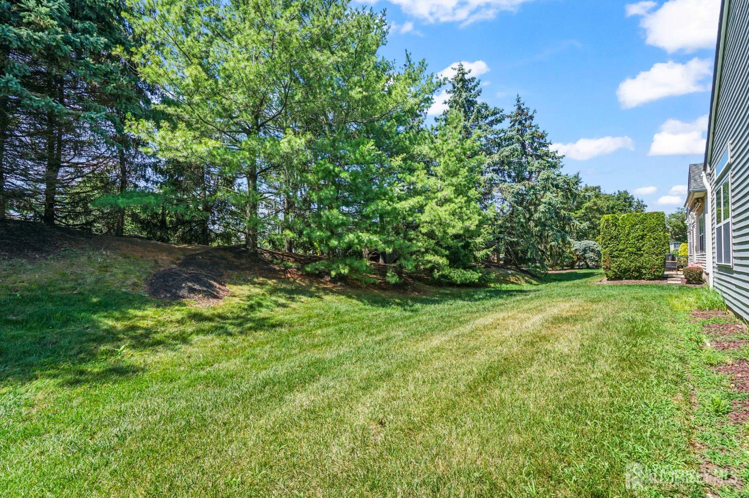 37 Vineyard Court Monroe NJ 08831