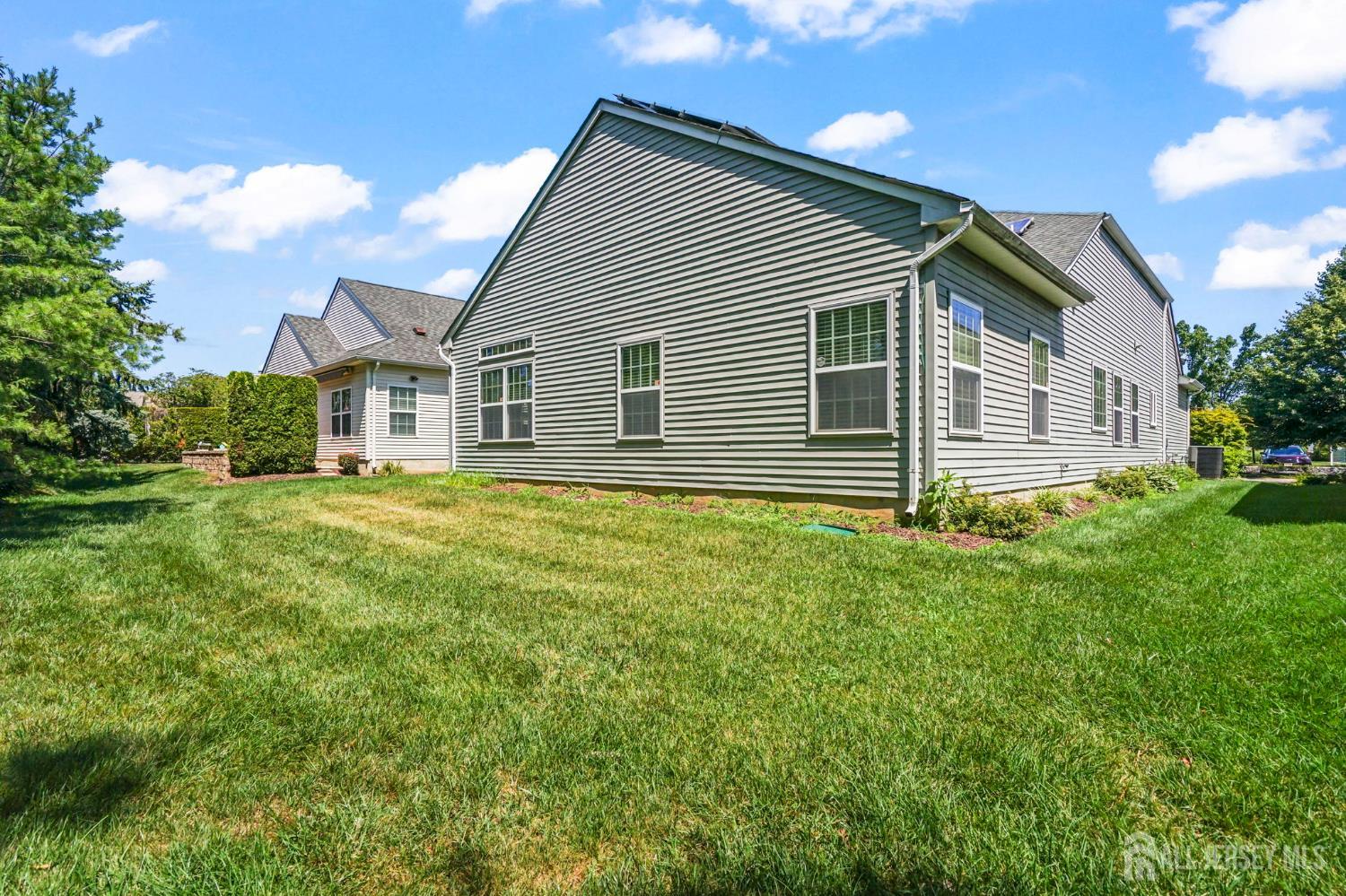 37 Vineyard Court Monroe NJ 08831