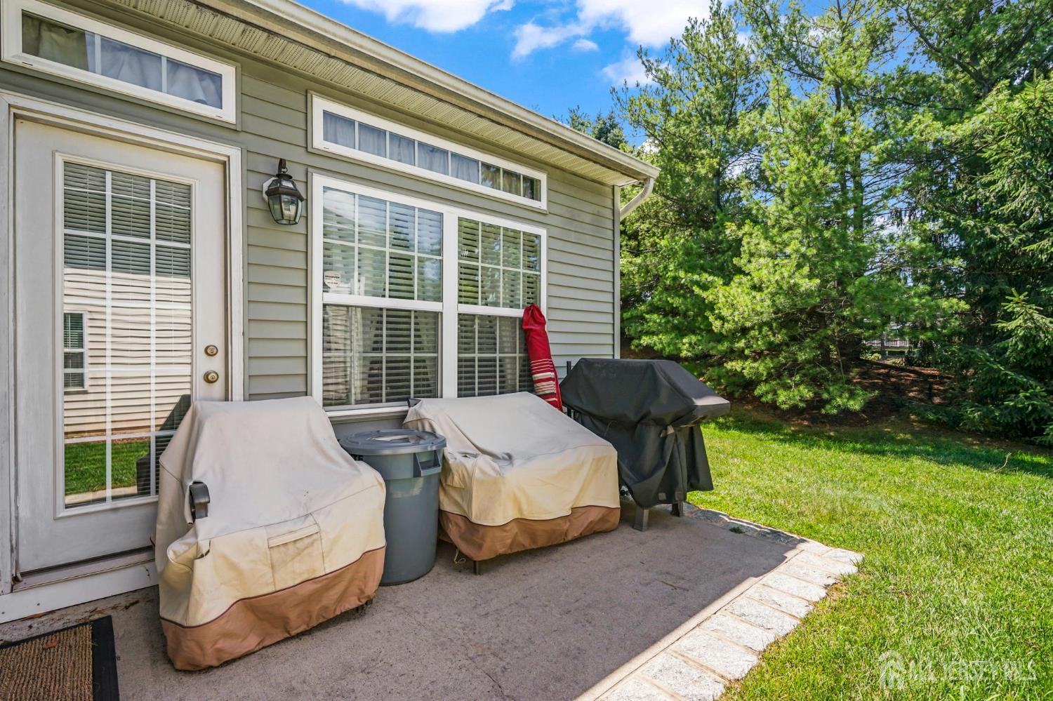 37 Vineyard Court Monroe NJ 08831