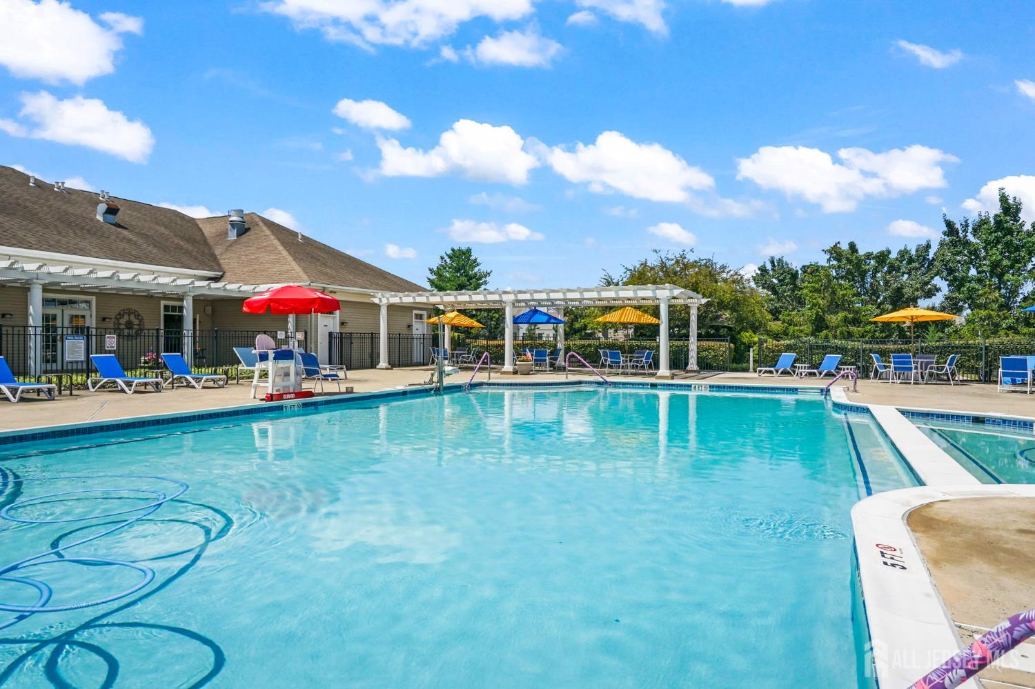 37 Vineyard Court Monroe NJ 08831