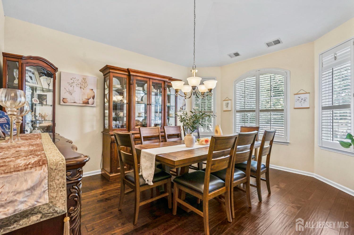 37 Vineyard Court Monroe NJ 08831