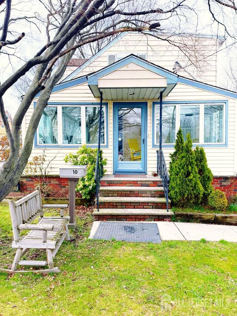 10 E William Street E Fords NJ 08863