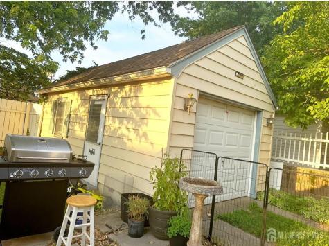 10 E William Street E Fords NJ 08863