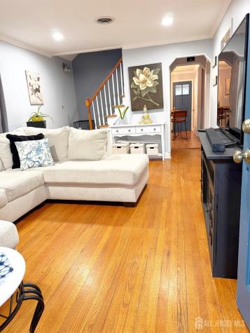 10 E William Street E Fords NJ 08863