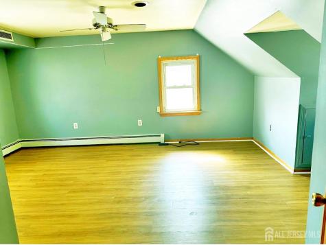 10 E William Street E Fords NJ 08863