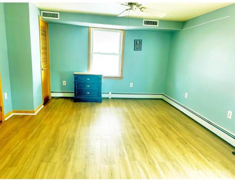 10 E William Street E Fords NJ 08863