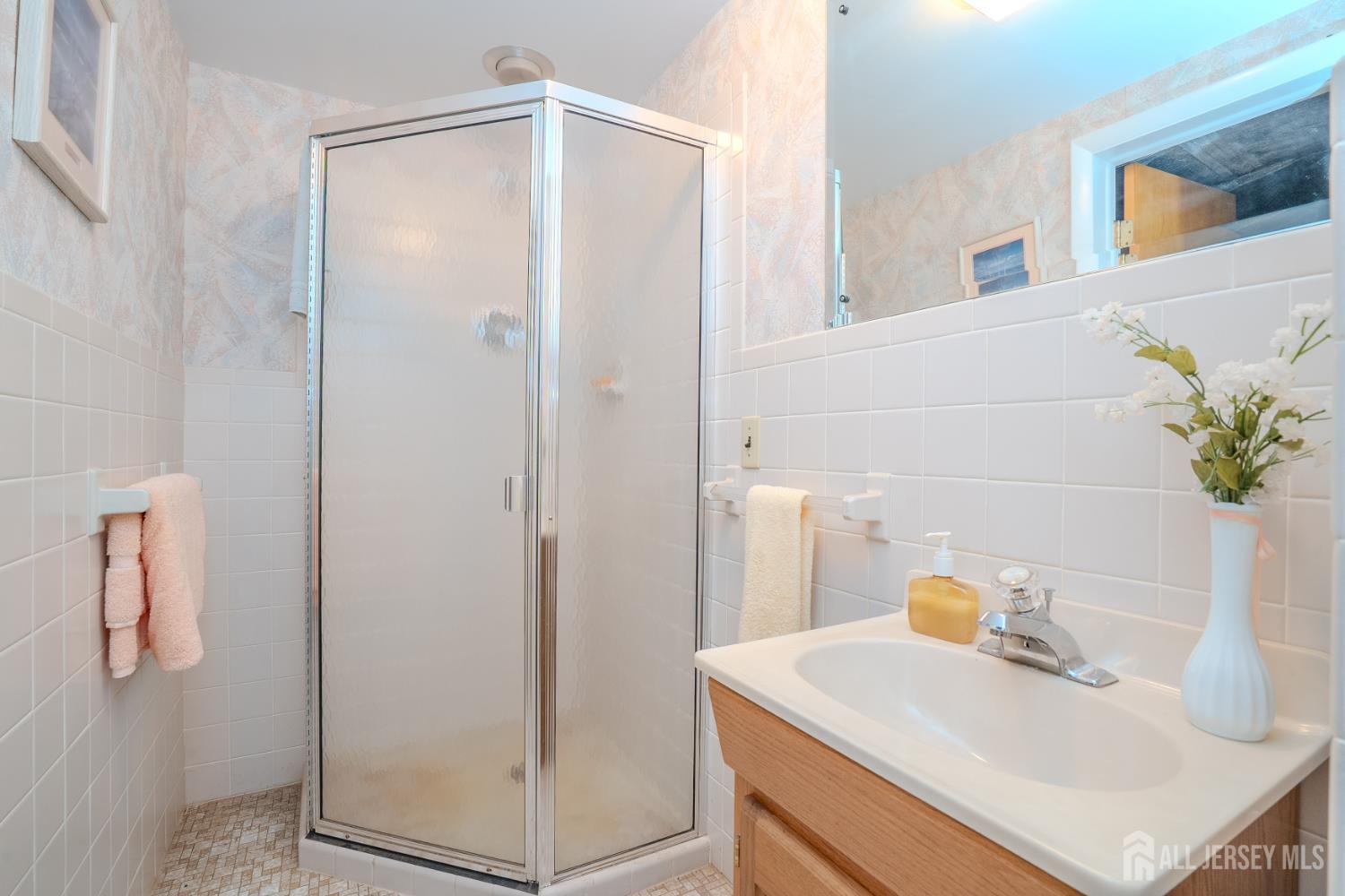 2215 Polk Avenue North Brunswick NJ 08902