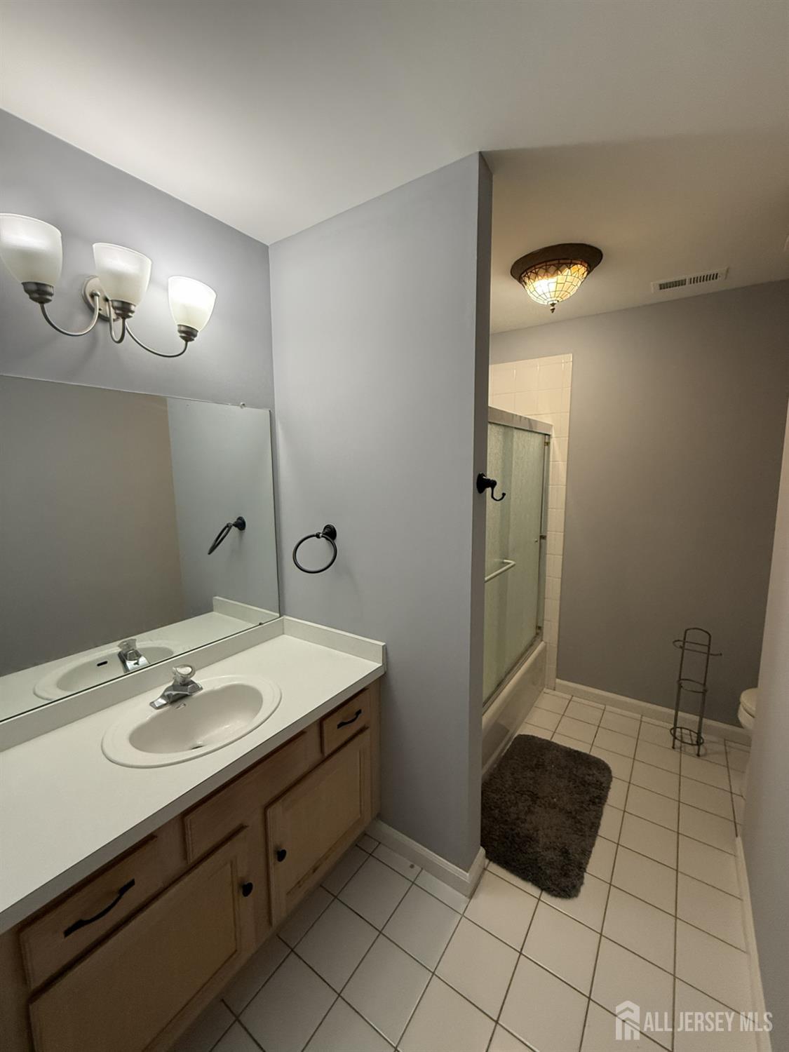 28 Renk Farm Drive South Brunswick NJ 08852
