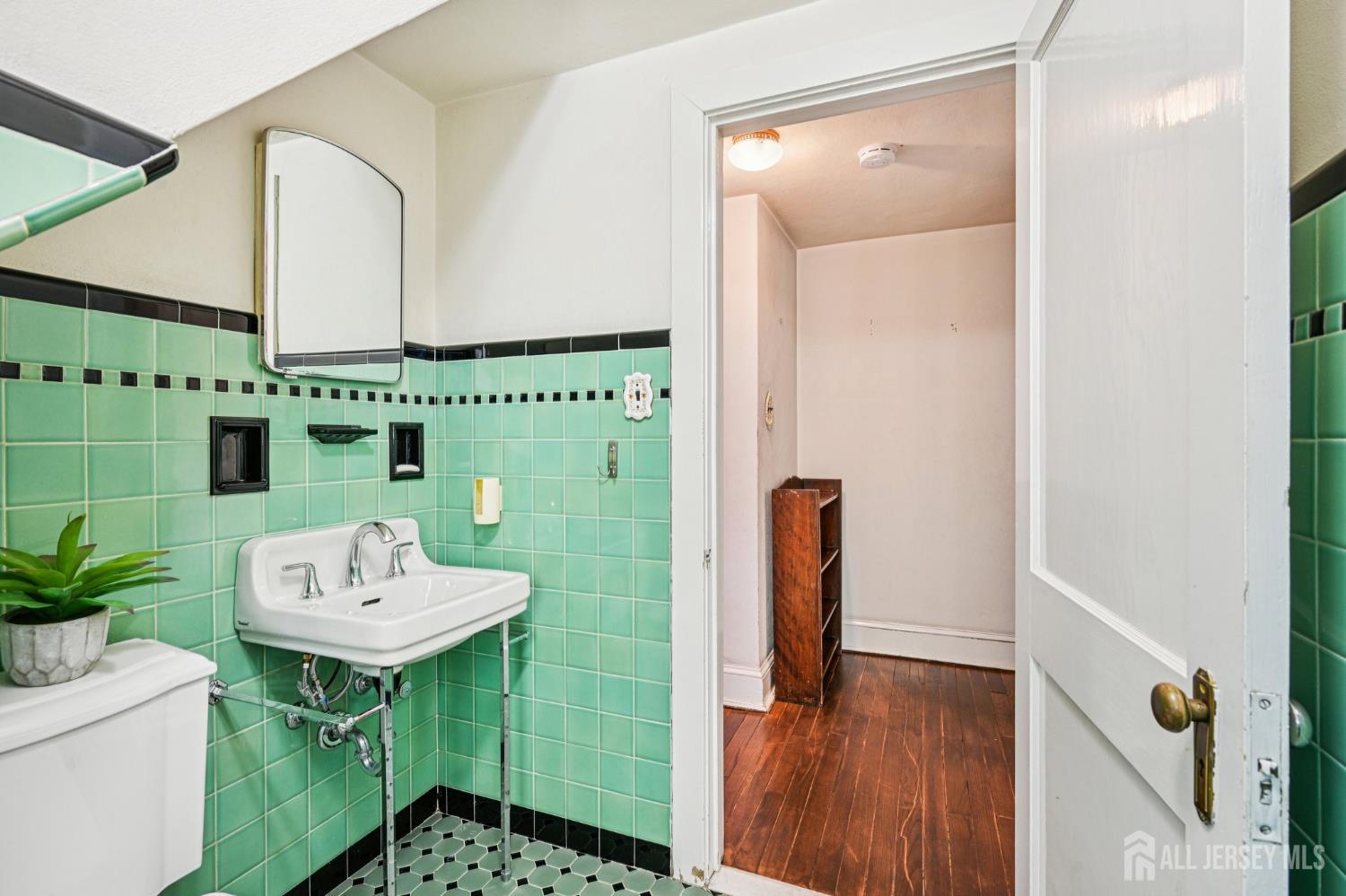 644 Parkway Avenue Ewing NJ 08618