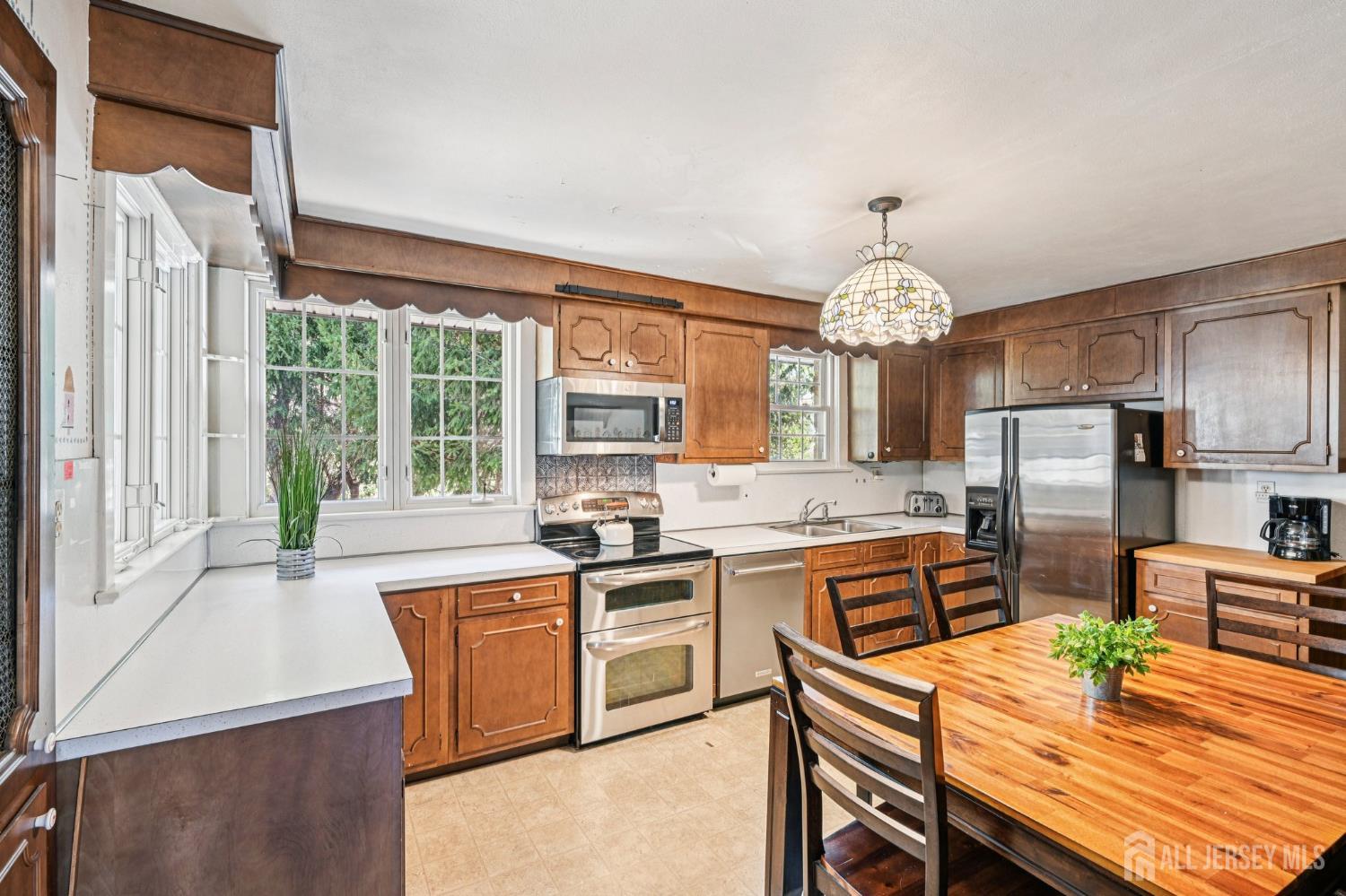 644 Parkway Avenue Ewing NJ 08618