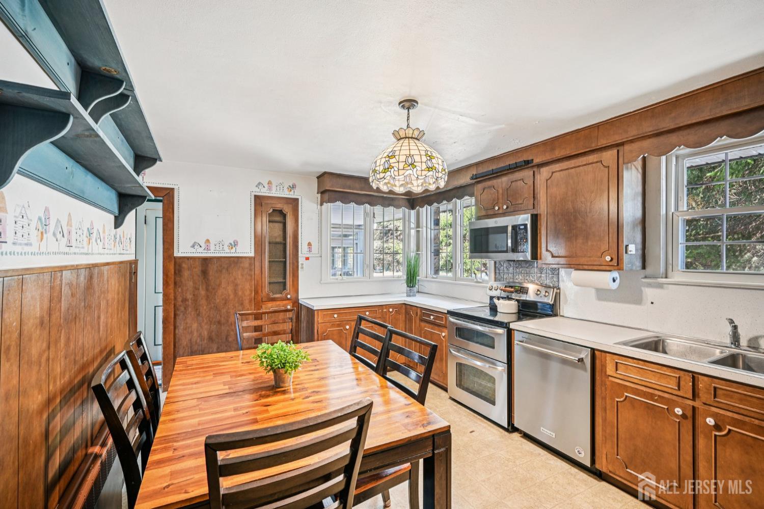 644 Parkway Avenue Ewing NJ 08618