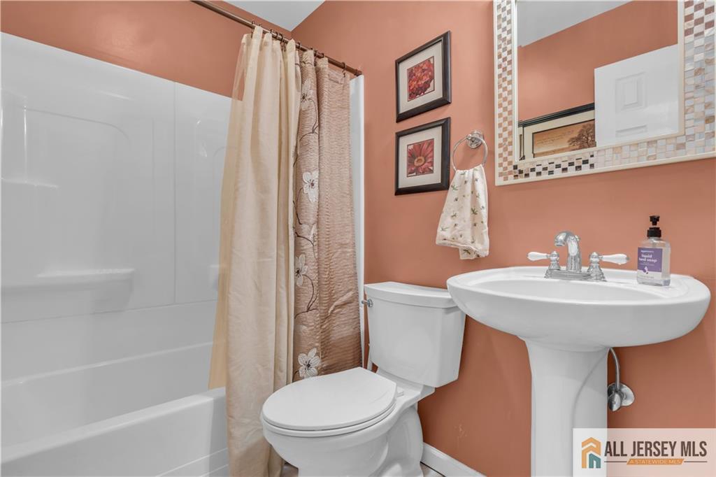 8 Highview Road East Brunswick NJ 08816