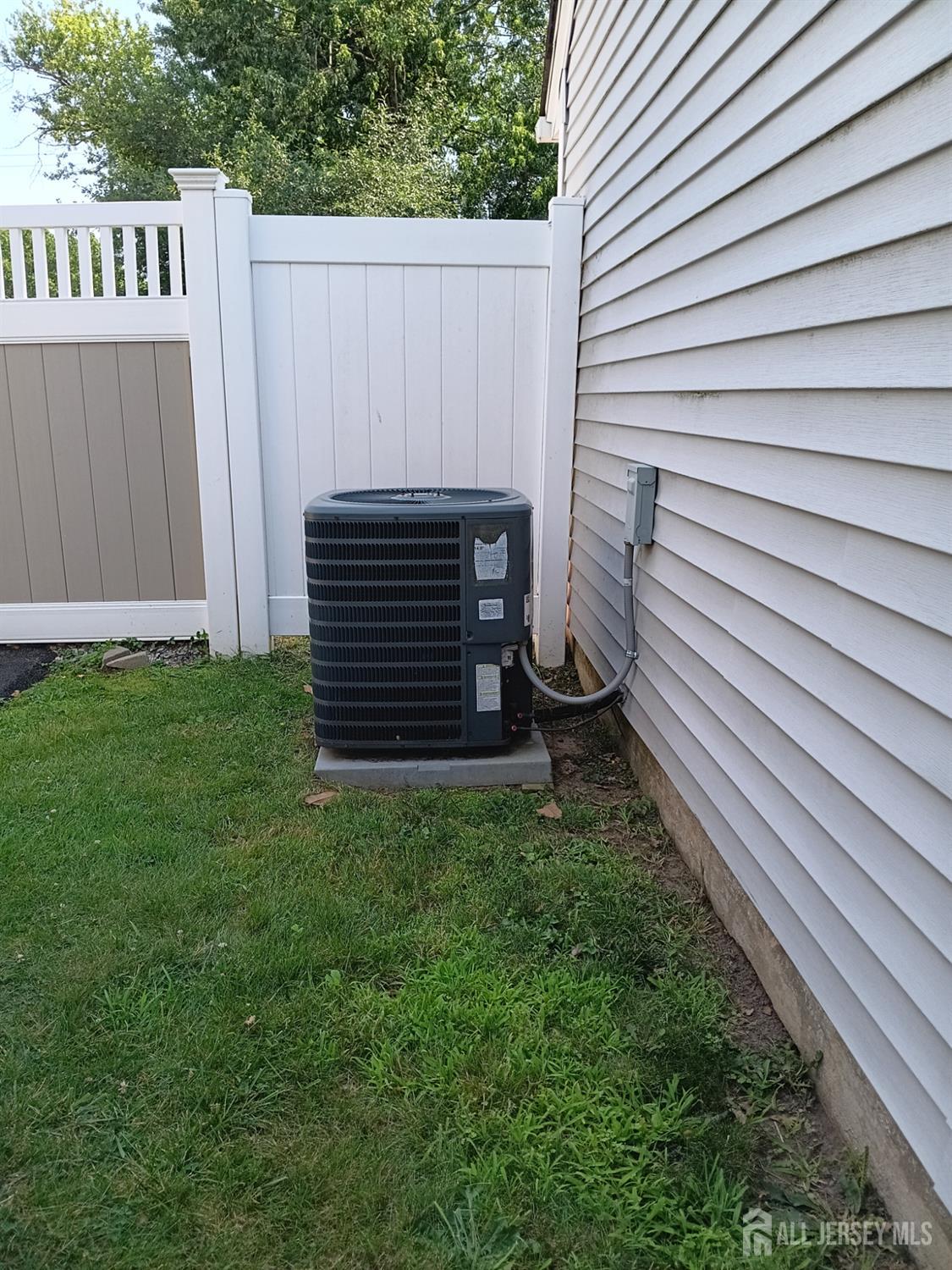 209 Eaton Avenue Trenton NJ 08619