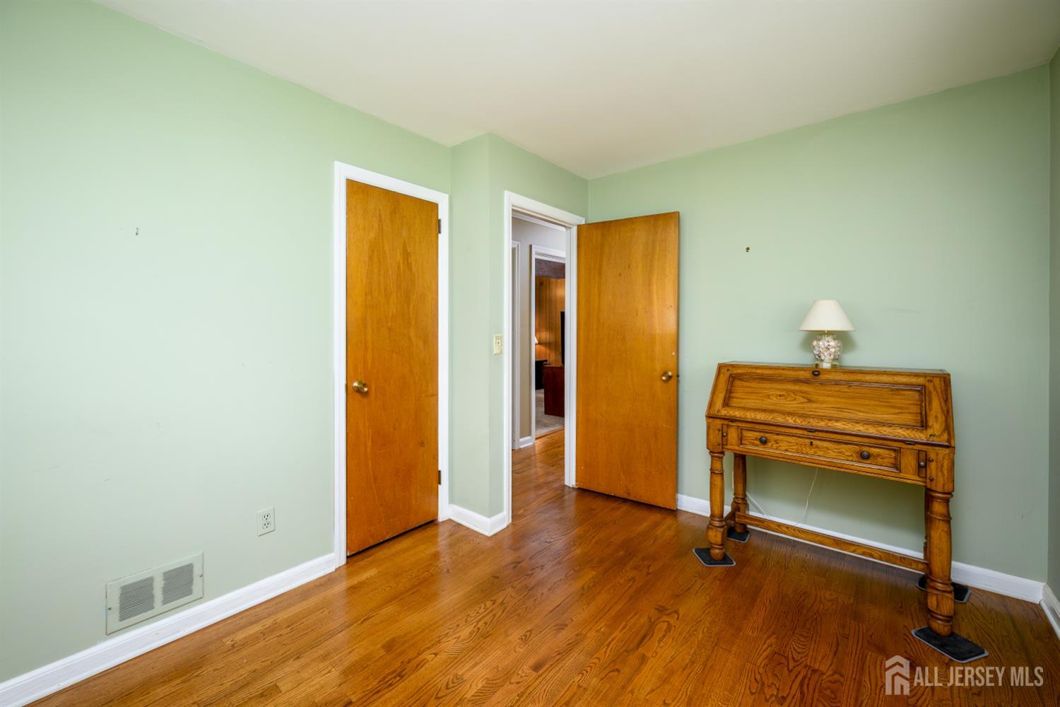 136 Roberts Avenue Piscataway NJ 08854