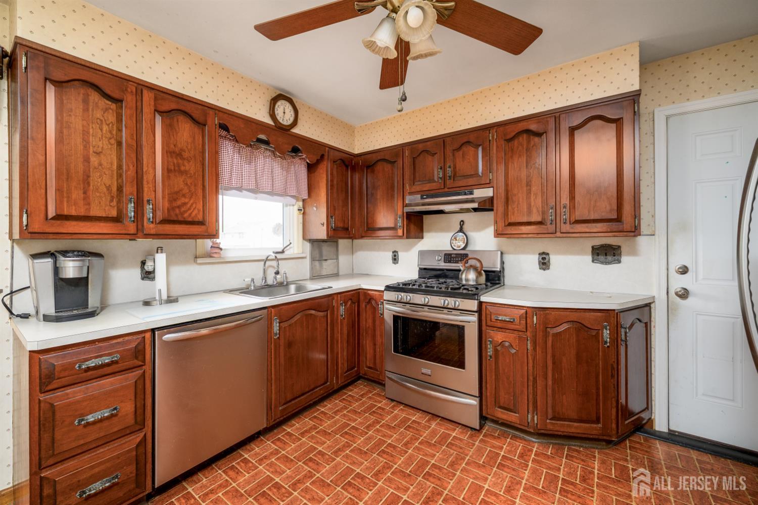 136 Roberts Avenue Piscataway NJ 08854