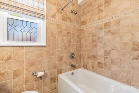 613 Maplewood Avenue Roselle Park NJ 07204