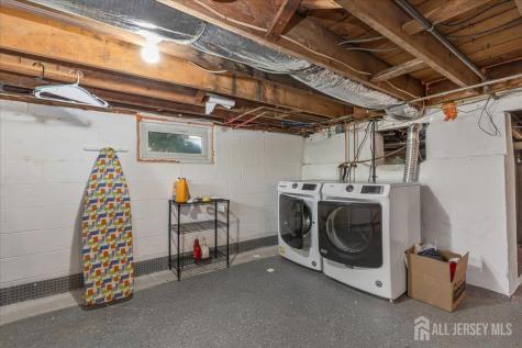 613 Maplewood Avenue Roselle Park NJ 07204