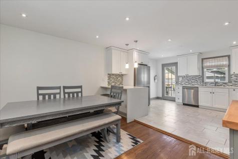 613 Maplewood Avenue Roselle Park NJ 07204