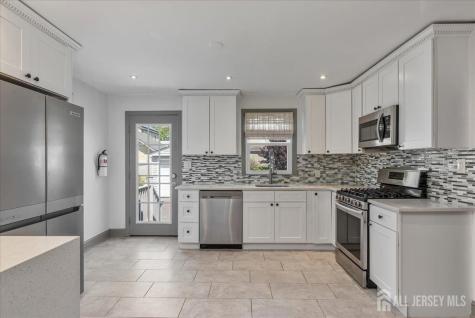 613 Maplewood Avenue Roselle Park NJ 07204