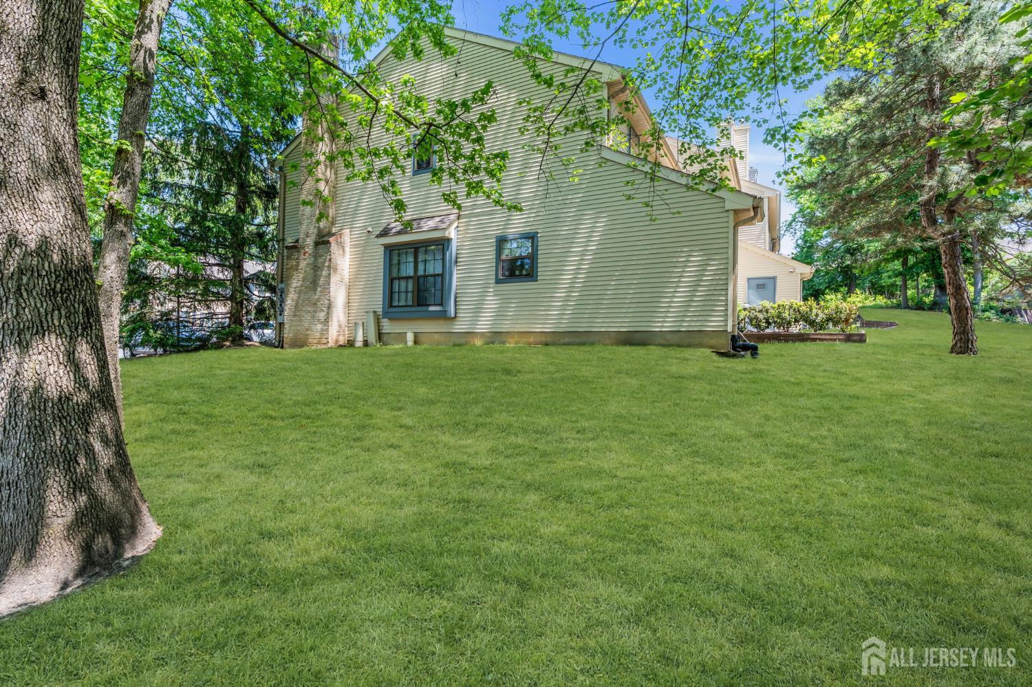 242 Perth Hill Court Aberdeen NJ 07747