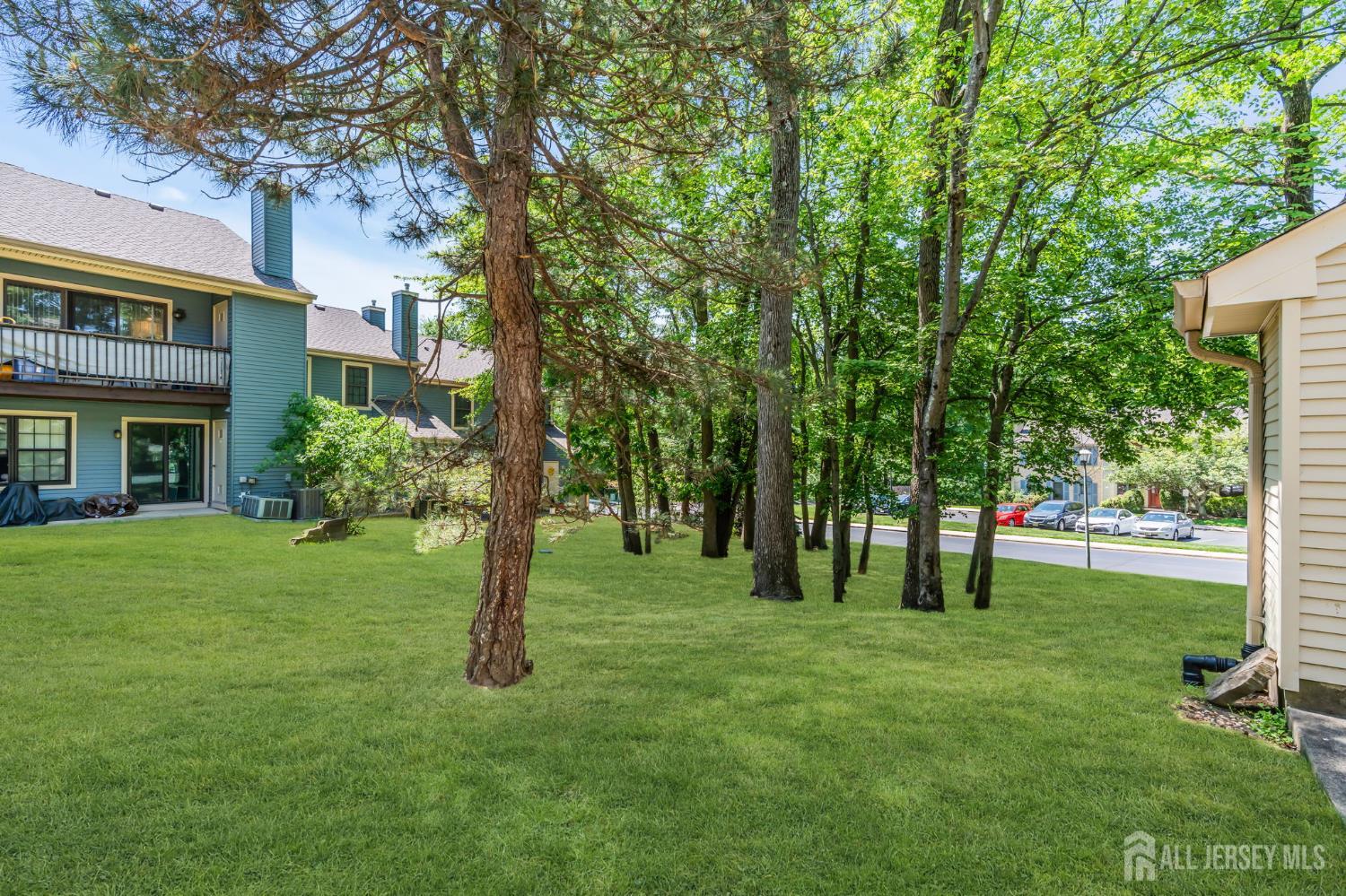 242 Perth Hill Court Aberdeen NJ 07747