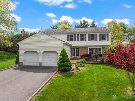 19 Aspen Circle Edison NJ 08820