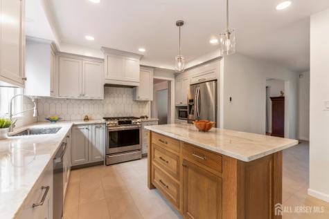 19 Aspen Circle Edison NJ 08820