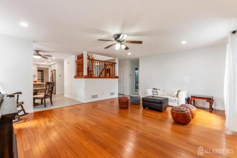 19 Aspen Circle Edison NJ 08820